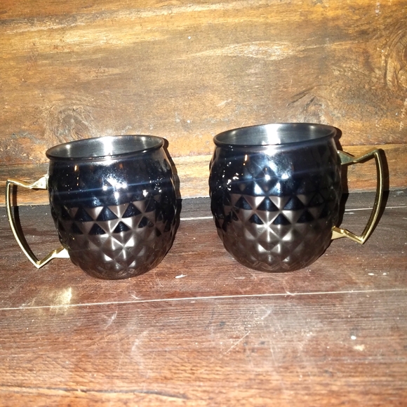 2 Cups Metal. - Picture 1 of 4